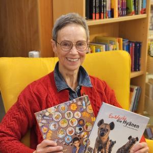 Barbara Grünwald, Bibliotheksmitarbeiterin